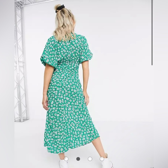 *NWOT* ASOS DESIGN - tie front midi tea dress in green based floral print - Picture 2 of 8